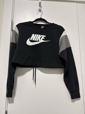 Nike Black Cropped Crewneck Sweatshirt with Gray Panels